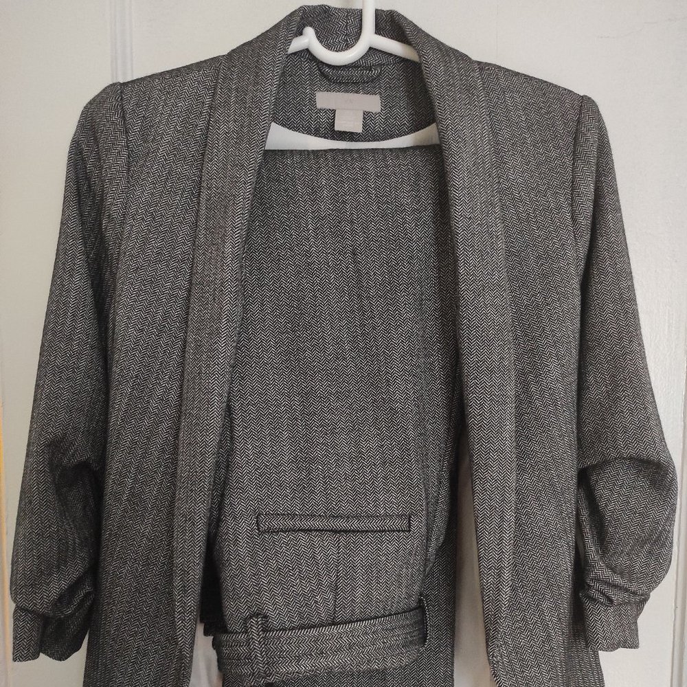 H&M back&white patterned blazer and pants/ suit set